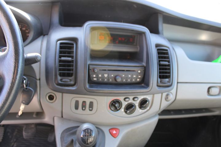 494587-12 Nissan Primastar 2.0 dCi Manuell, 114hk, -11