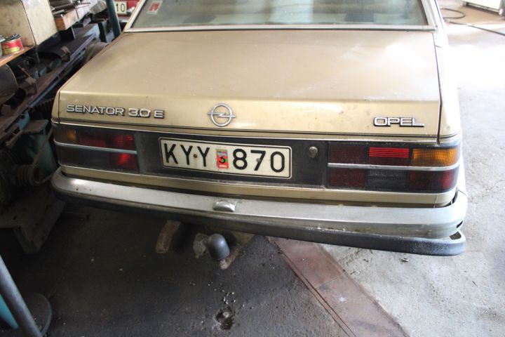 602154-6 Opel Senator 3.0 Automati, 180hk -1981