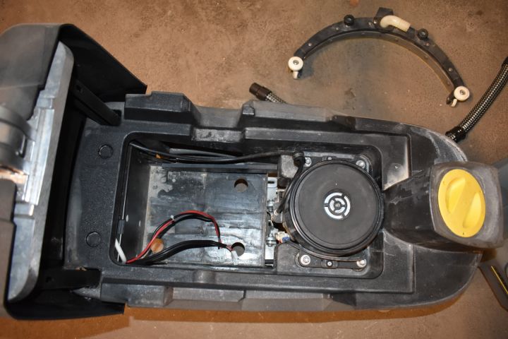 572020-7 Combine harvester Kärcher Professional BD 40/12 C