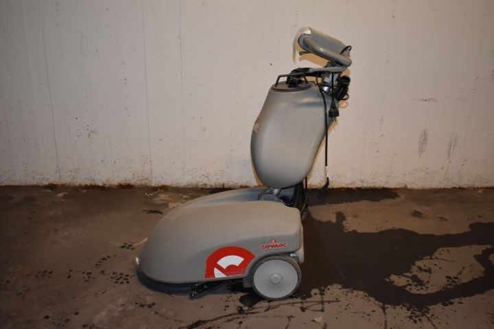 572024-1 Kombiskurmaskin Comac Vispa 35B