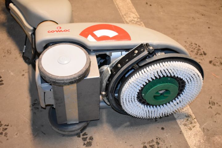 572024-7 Kombiskurmaskin Comac Vispa 35B