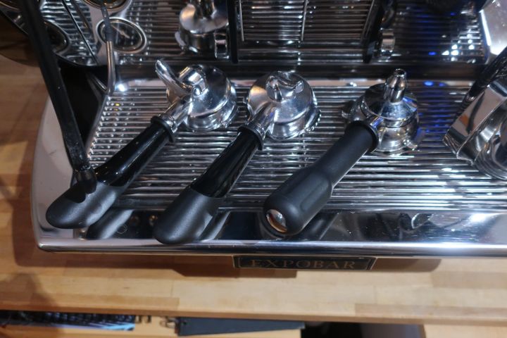 581021-9 Espresso machine, EXPOBAR CARAT 1GR TS black