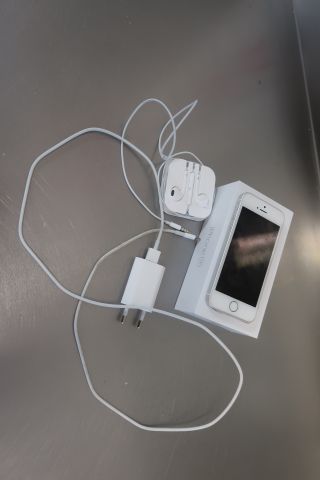 581039-8 Smartphone, Iphone SE 32gb