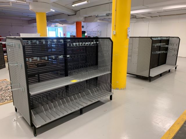 559883-2 Hestra store interior, 2 sections including lots with spear etc.