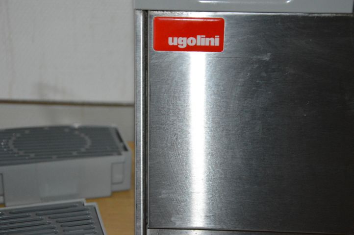 571079-6 Beverage container Ugolinispa