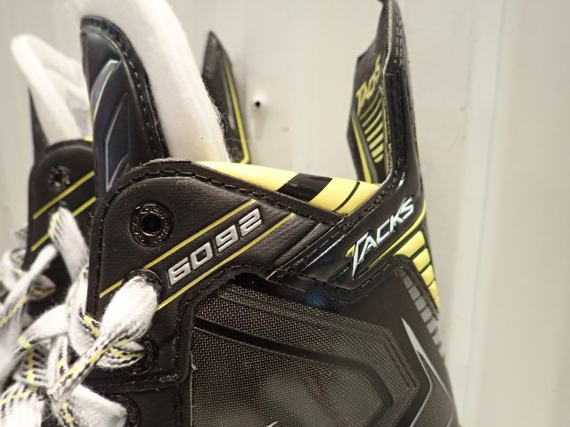 575886-4 Skates CCM 6092 Size: 40.5