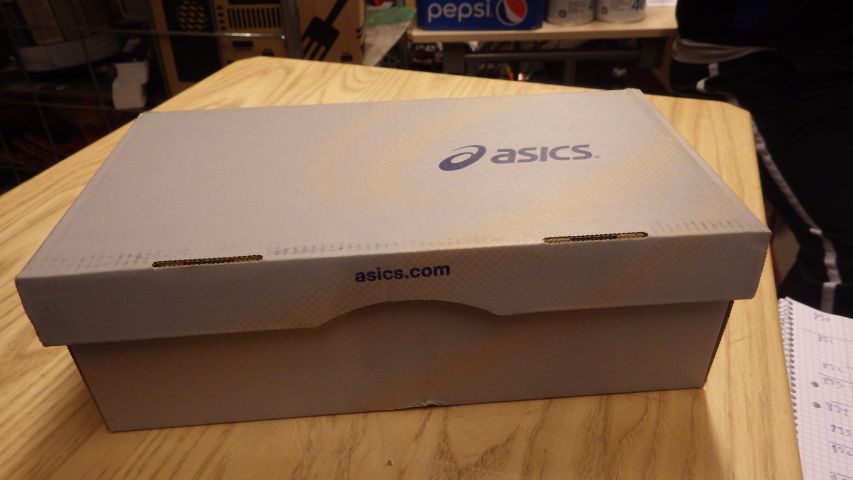 505838-4 Asics size 35