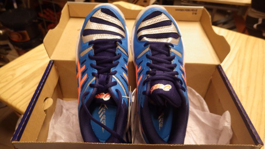 505838-1 Asics size 35