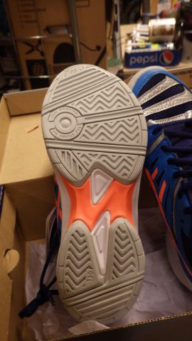 505838-2 Asics size 35