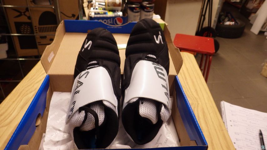 505864-1 Salming Slide 5 Goalie shoes size 42