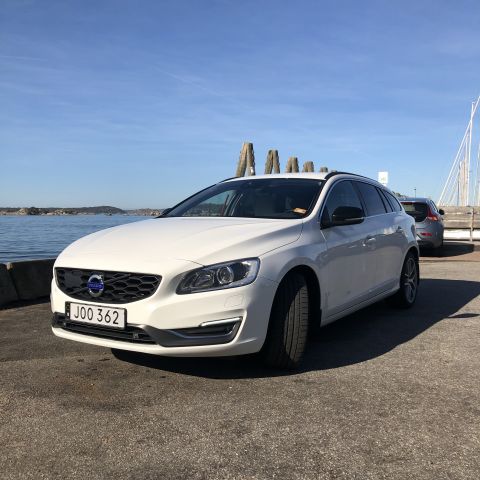604506-7 Volvo V60 D4 AWD Momentum - 2015