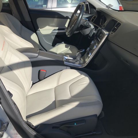 604506-24 Volvo V60 D4 AWD Momentum - 2015