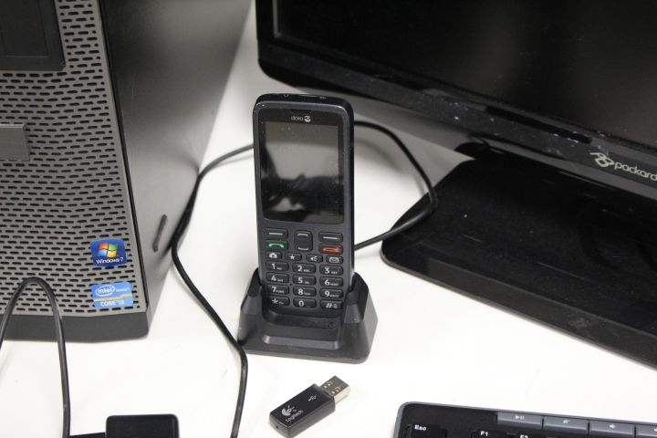 550479-11 Computer packages - HP Prodesk and Dell Optiplex 3010 with 3 screens etc.