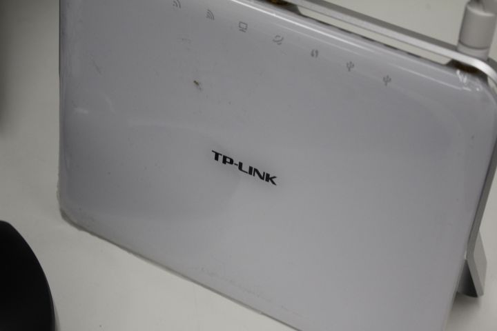 550479-16 Computer packages - HP Prodesk and Dell Optiplex 3010 with 3 screens etc.