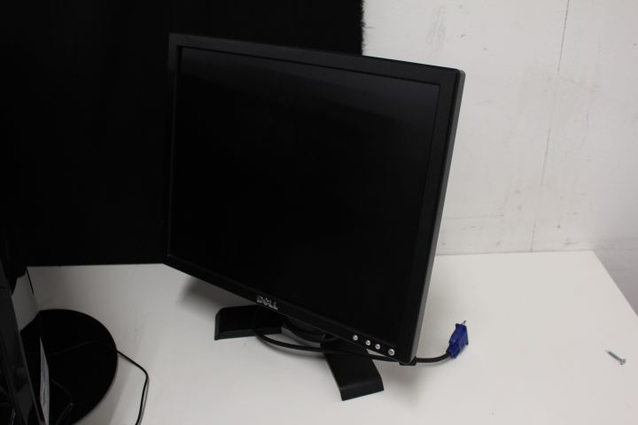 550479-18 Computer packages - HP Prodesk and Dell Optiplex 3010 with 3 screens etc.