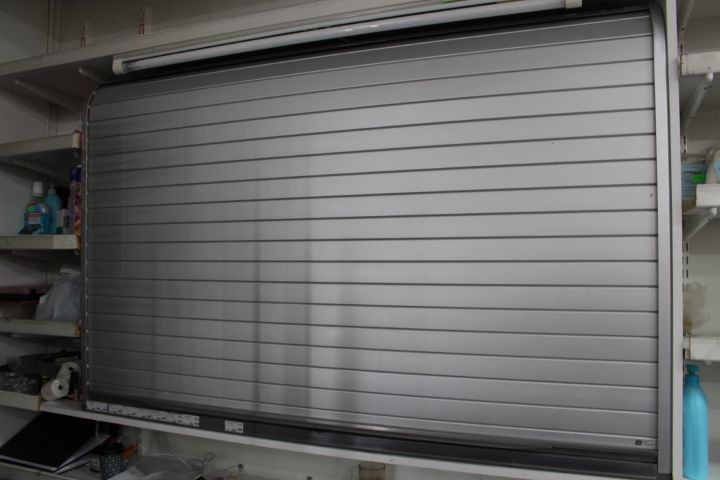 594851-3 Cigaretthylla med jalusi