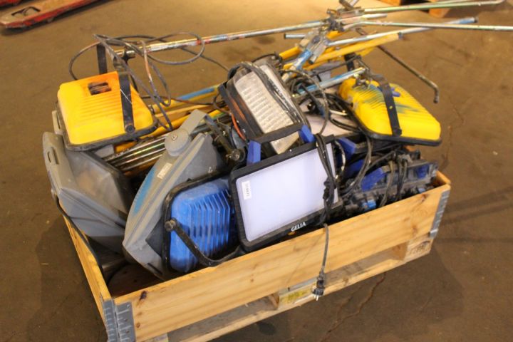 594871-1 Arbetsbelysning LED och halogen, 17st