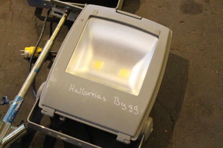 594871-9 Arbetsbelysning LED och halogen, 17st