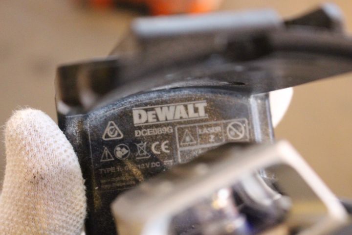 594878-3 Korslaser Dewalt DCE089G