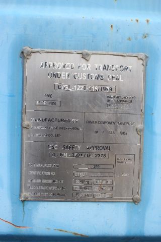 594935-3 Container 20-fot med innehåll, skruv, kablage m.m.