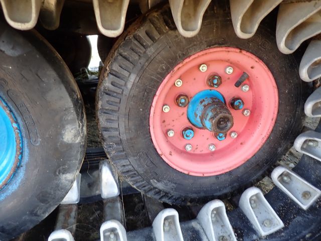 598752-27 Volvo BV 202