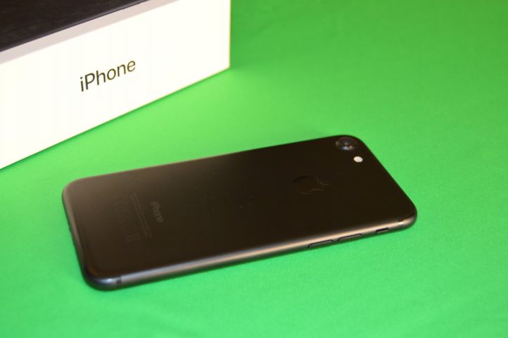593687-3 iPhone 7 Black 32GB