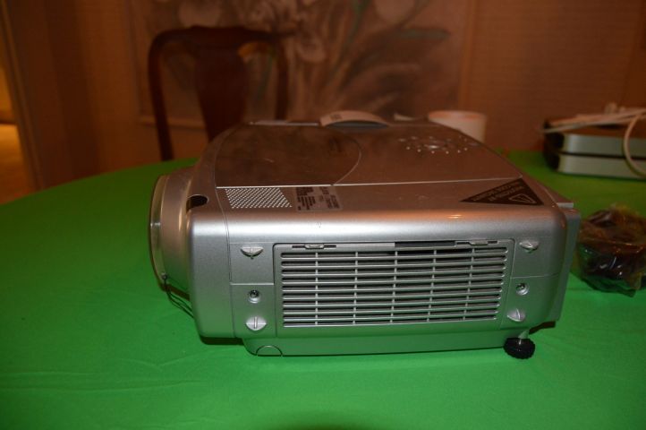 593695-7 Projector Hitachi CP-X885