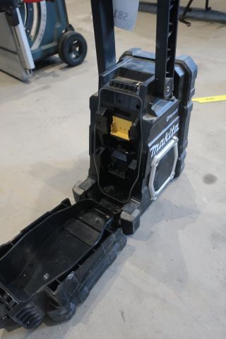 581057-7 Construction Radio, Makita DMR 106