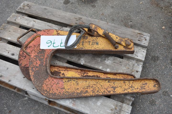 603776-2 Well ring lifter - 2 pcs