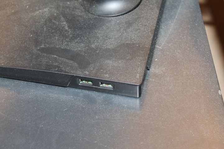 550184-6 Computer screen 2 Samsung S24E650 with keyboard and computer mouse