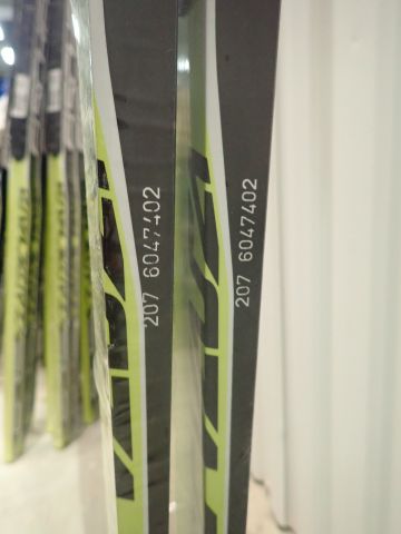 576009-6 Längdskidor Fischer CRS Classic Vasa NIS, längd: 207 cm