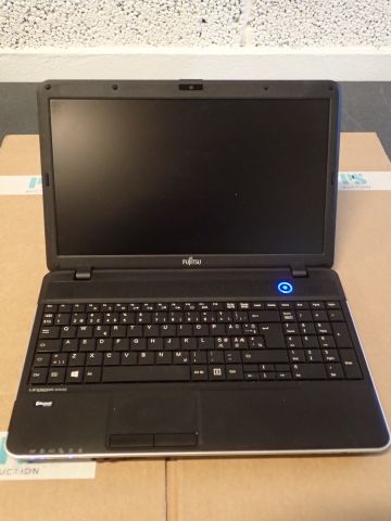 520029-1 Fujitsu Lifebook A512