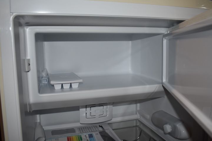 571771-7 Refrigerator with freezer compartment 60 cm Smeg FAB28RP1