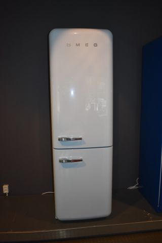571772-2 Refrigerator / freezer 60 cm Smeg FAB32RAZN1