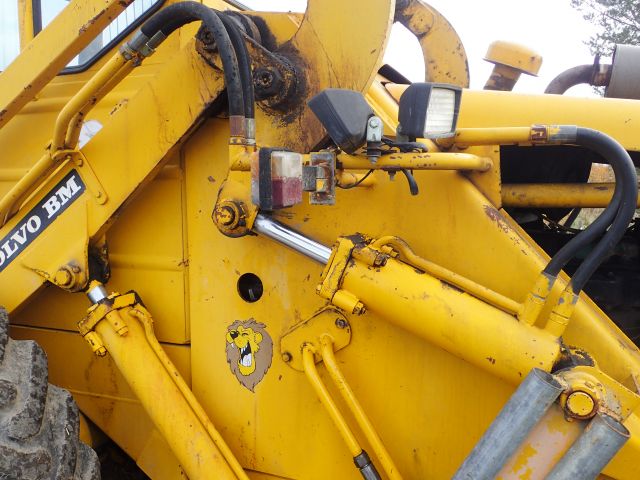 609273-27 Loader Volvo BM