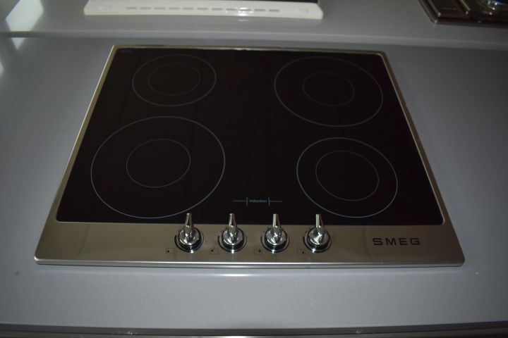 571784-2 Induction hob 60 cm Smeg PI964X