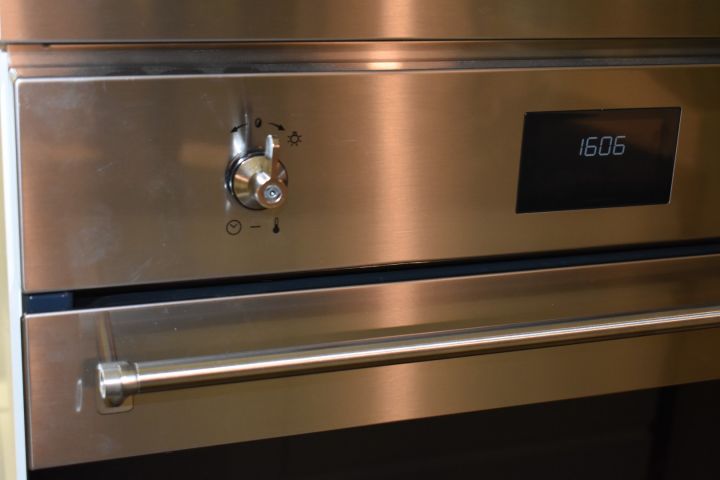 571803-5 Multifunction oven with pyrolysis 60 cm Smeg SFP6390XE - demo