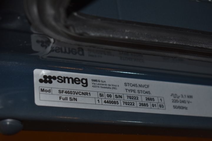 571804-5 Combination steamer 60 cm Smeg SF4603VCNR1