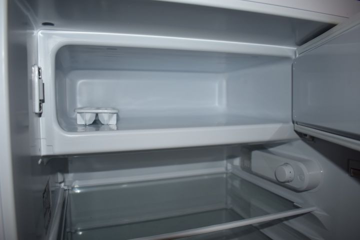 571810-6 Refrigerator with freezer compartment 54 cm Smeg FAB10RR