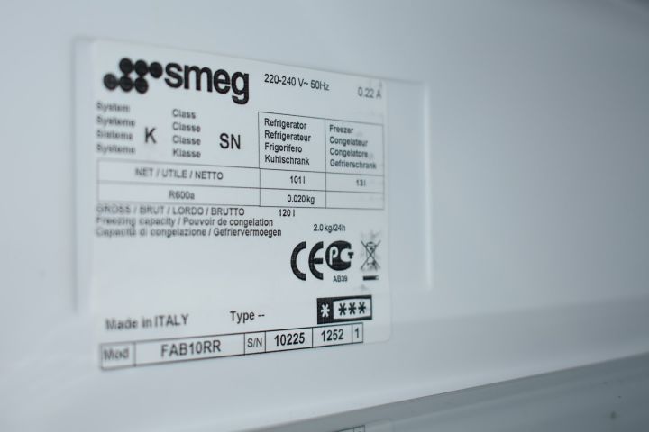 571810-7 Refrigerator with freezer compartment 54 cm Smeg FAB10RR