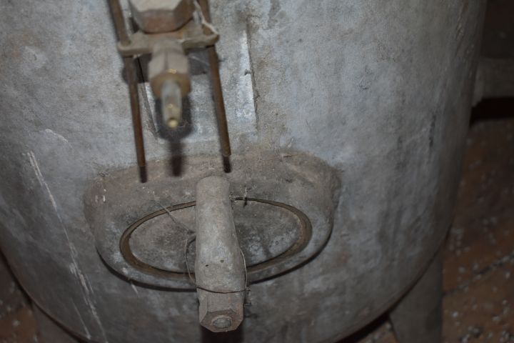 571143-4 Hydrofor 300L Stockholm galvanizing plant