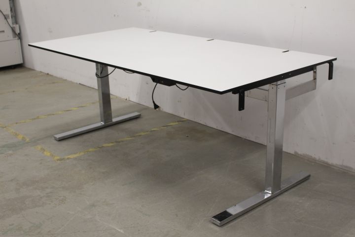 604542-3 High-lowable desk Linak