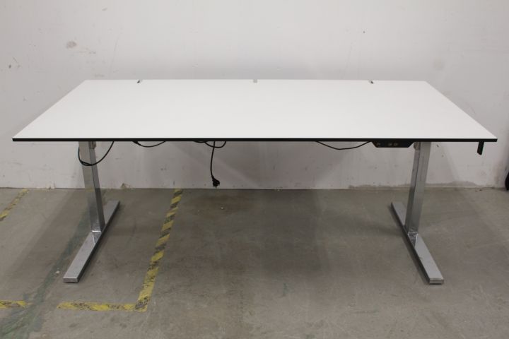 604542-1 High-lowable desk Linak
