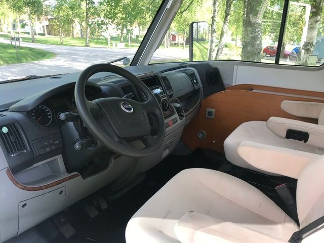 609292-17 Camper van LMC Liberty 690 EOG422 - 08