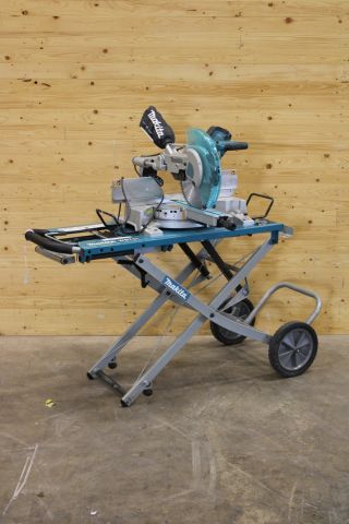 591255-2 Cutting saw with saw table Makita WST01