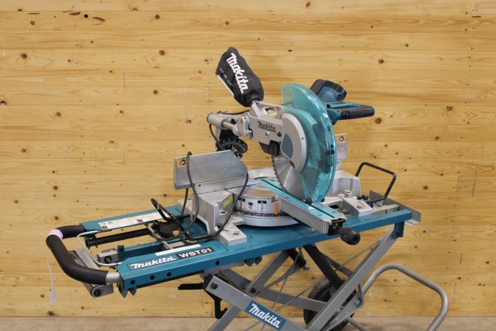 591255-3 Cutting saw with saw table Makita WST01