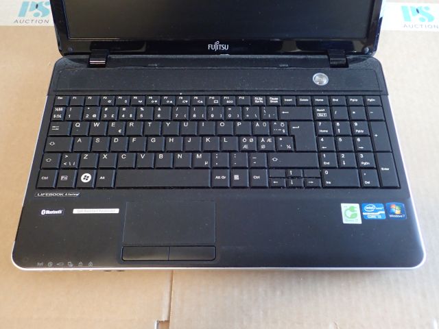 520036-4 Fujitsu Lifebook AH531