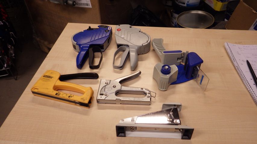 505909-2 Price tag + stapler