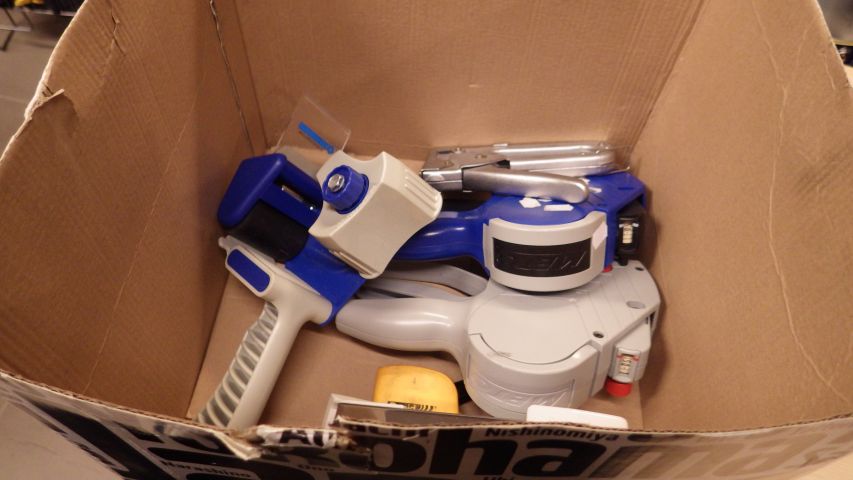 505909-1 Price tag + stapler