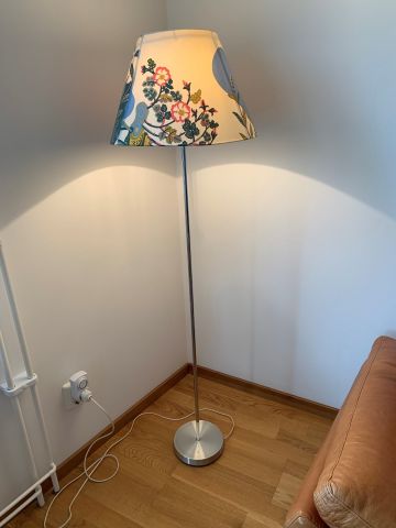 560337-1 Floor lamp Ewå G9 with Josef Frank screen